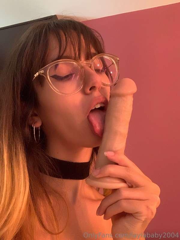 I want to suck your cock until I make you cum.. 💋