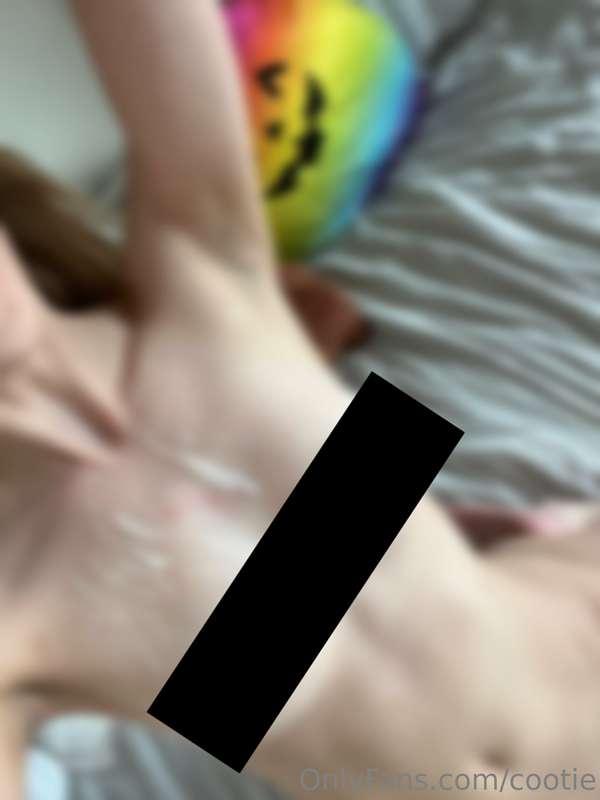 Love daddy’s cum shots 😋📸