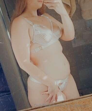 You're missing out on the fun! Let me make you cum daddy 👉👈🤤