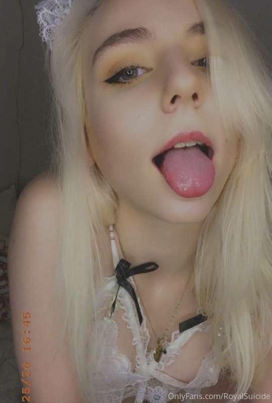 eat, suck, & fuck videos with my cat girl 🍽💦
 
I love how @m..