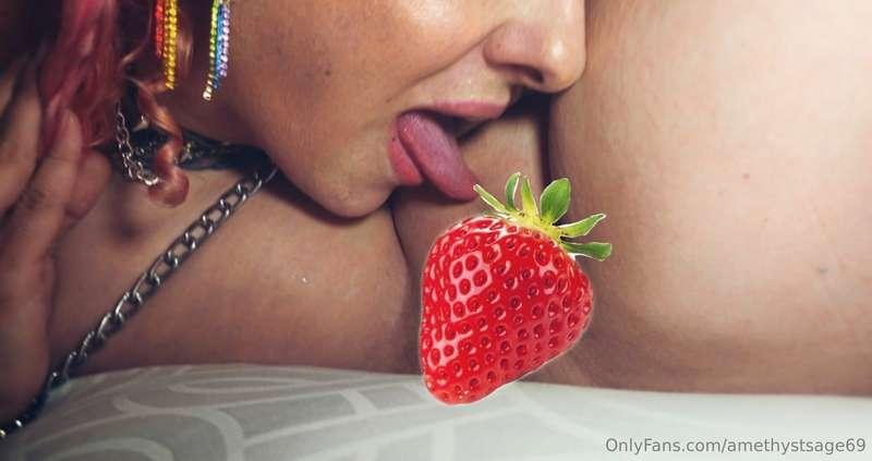 Get these unsensored pics and TONS more for just $20!! 
I wa..