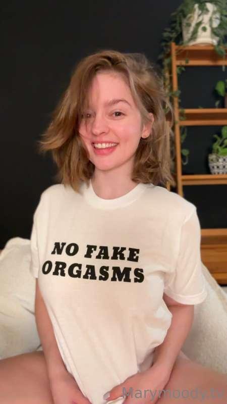 My new favorite shirt 😜 Have you seen my new B/G video yet?😍..
