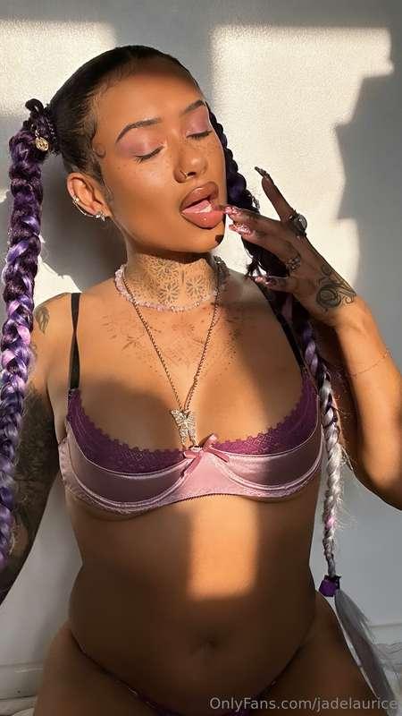 She tastes way too sweet 💜