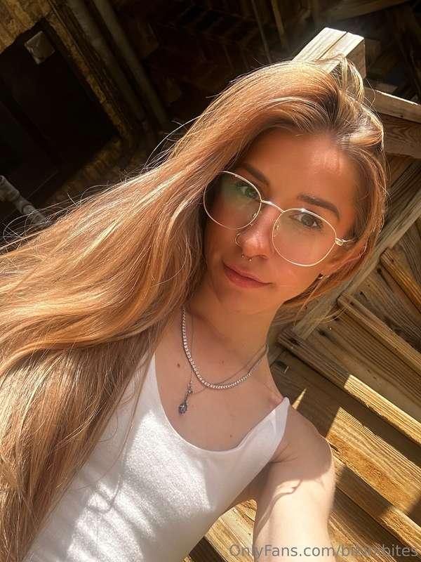 me? taking selfies again? guilty 😇💕