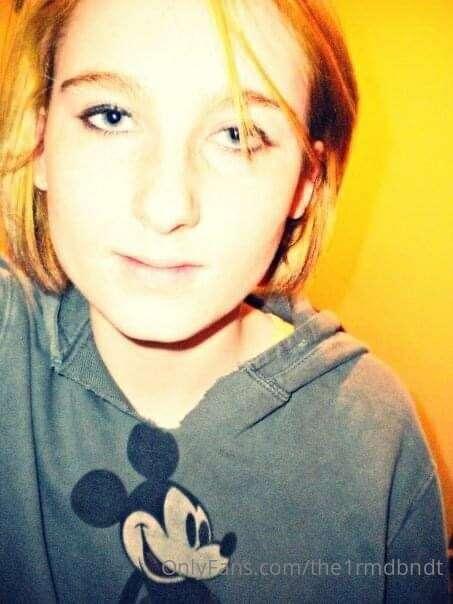 I miss this sweater 😭😢