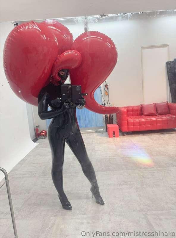 Big hair fetish anyone? 💋