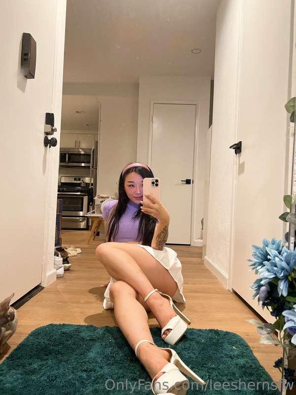 💜 **Horny College Co-ed Trixie Tang** 💜

6 minutes of doggys..