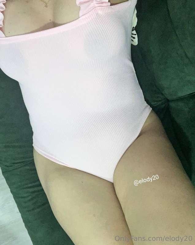 Do you want me to take off my clothes for you? 😈🤤