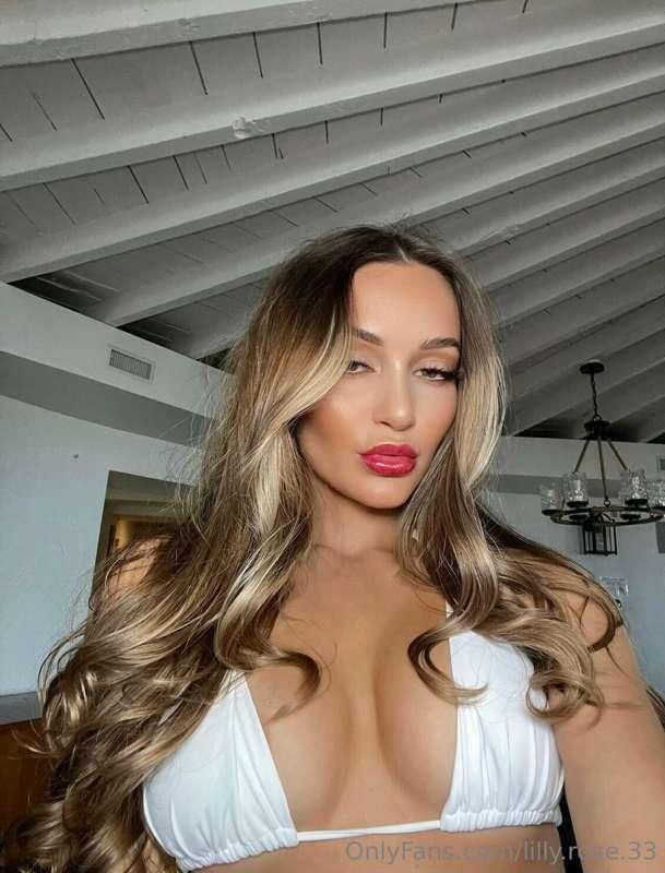 Feelin' beachy 🌴😏