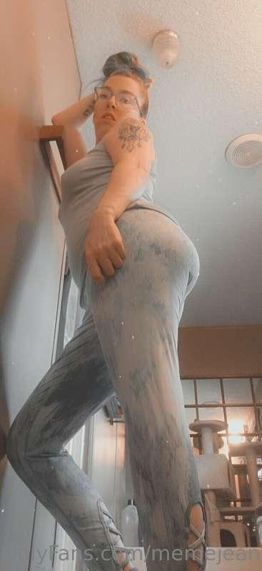 Wanna watch as I rub my clit. Ass up POV