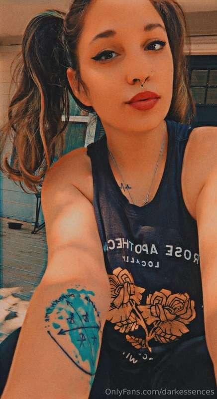 Good vibes, bad habits, and a whole lot of sass — trouble ne..