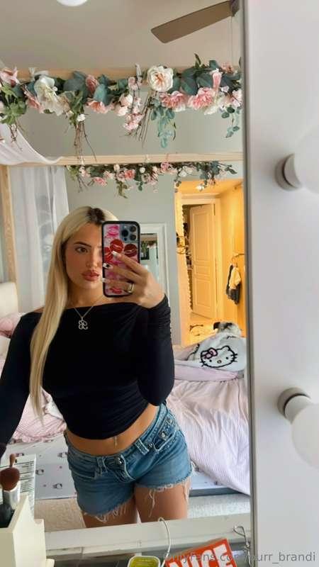 If you could see what I’m not showing… 👅💋