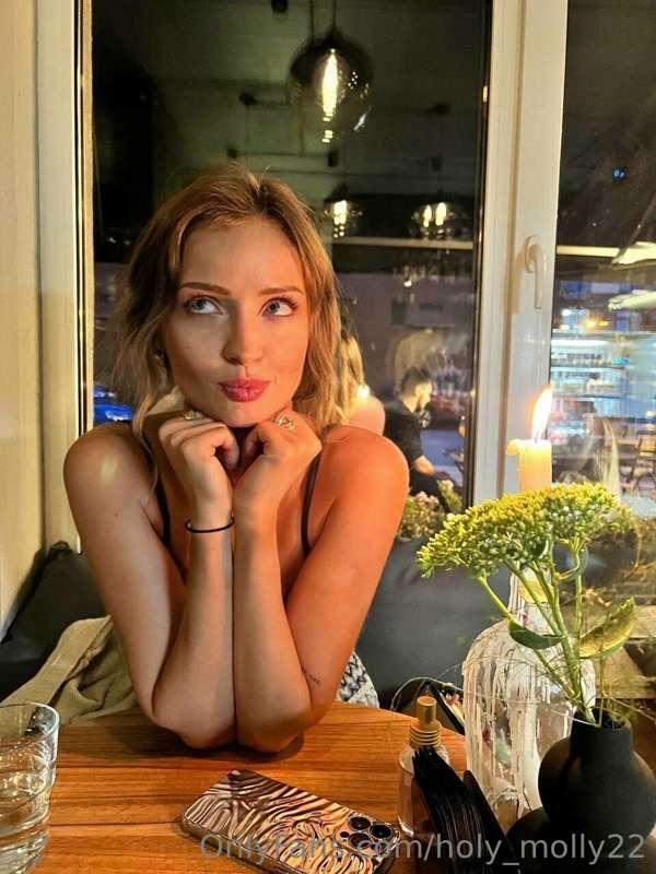 Having dinner with a friend I dream of seeing a man opposite..