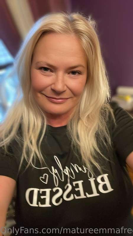 Good morning. Just waking up. Excuse my bed head. 💋