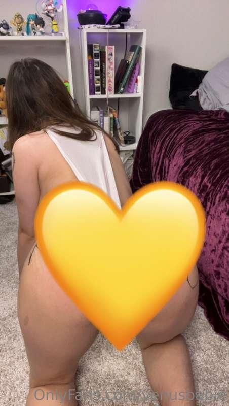 photos + 1 video from a snap wedgie session 🤤🤤 it was so hum..
