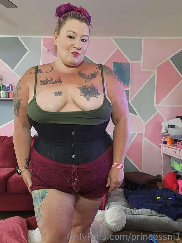 Feeling myself.....🥰🥰🥰  Send me a tip and I'll send you the ..