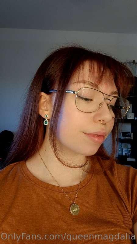 Happy easter! Any cock's here?🐓🐓🌺