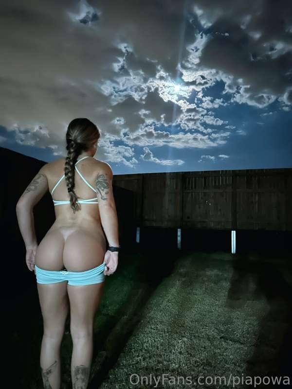 The moon is so bright tonight… 🌝