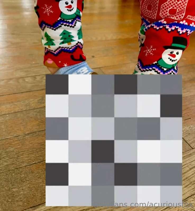 Evee socks, Christmas leggings, ankles 😏