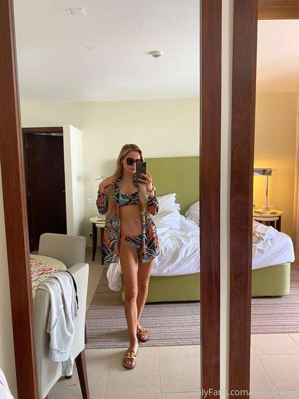 Hello from sunny Portugal 🙋🏼‍♀️ Topless reveal in your messa..
