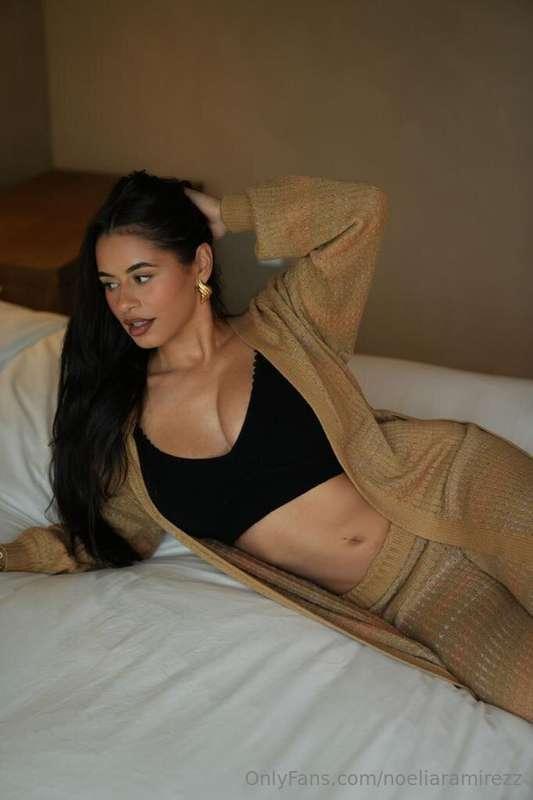 want a private show? then join my private page: @noeliaramir..
