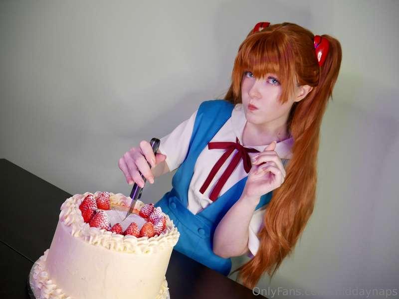 It’s my birthday!! ✨💗✨ here’s a bunch of pics from a shoot I..