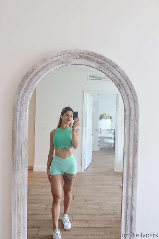 Mirror selfie queen 😜
