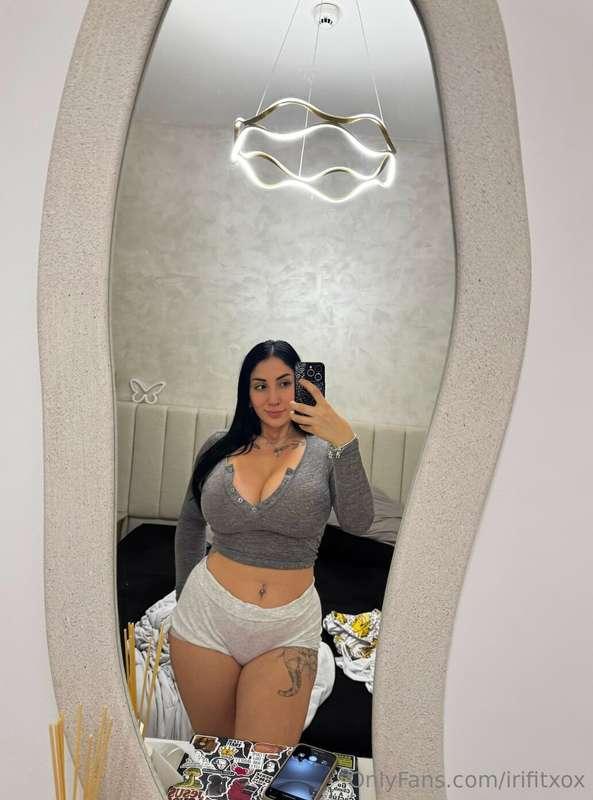 Looking this good should be illegal, do you agree? 😉