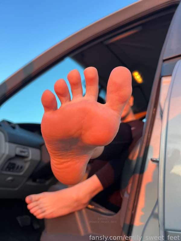 emily_sweet_feet image #8