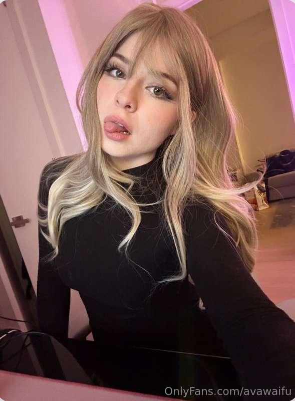 Cute little blonde for you to play with 🥺