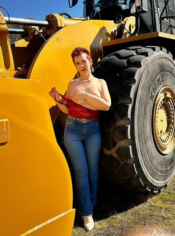 *Looking* for the **hard working babes.** If that's you, ***..