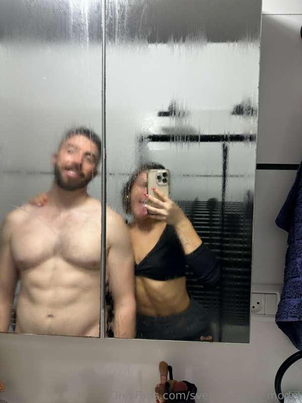 My abs is better than his 😉😍💦