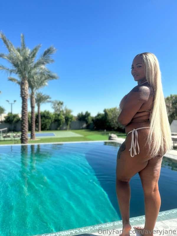 I have so many naughty stories about last weekend! 🥵 Come as..
