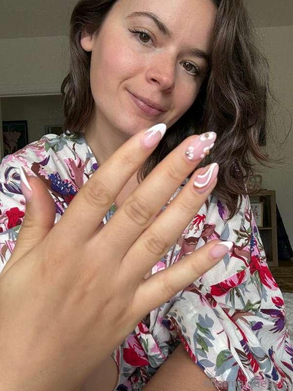 I had to show you my new nails… I think these might be my fa..