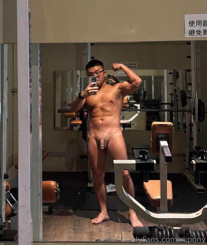 全裸健身真的好讚，全身都充血🥵 #muscle #gym #hunk #gay #精牛 #筋肉