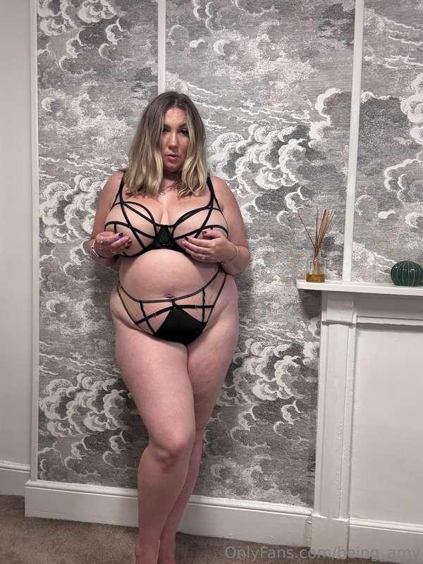 Caged up in this set…. Oh and yes it’s see through 😜