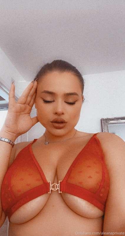 Lady in red 🌶