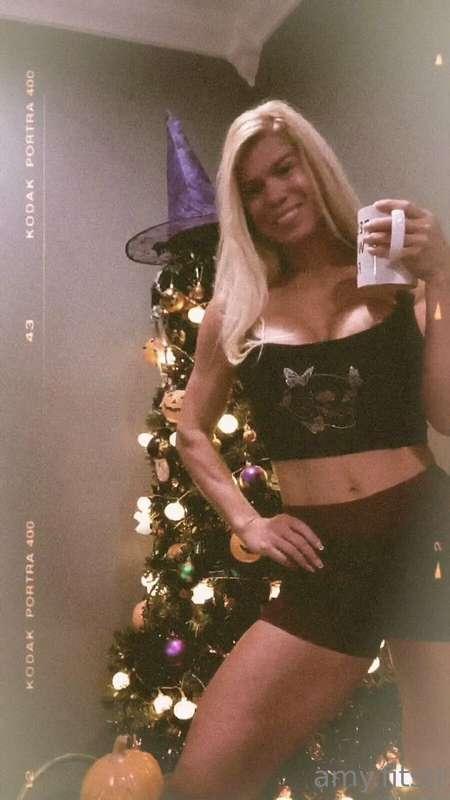 Spooky Month is here!!! When it's acceptable for us ladies t..