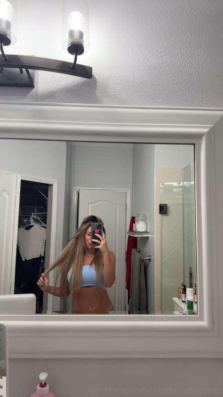 tell me what's your biggest turn on in my dms 😈😈
