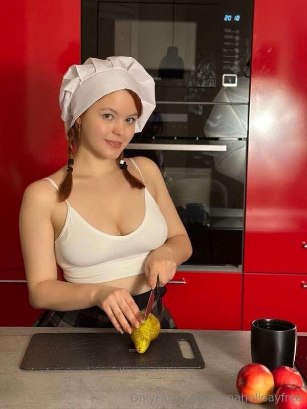 It could be charlotte with pear, or even meat with pear in c..