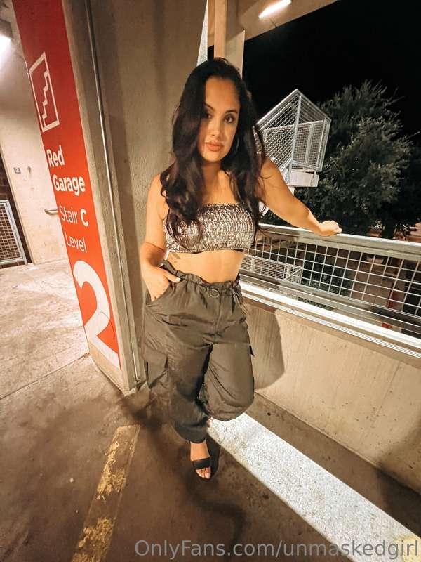 👽