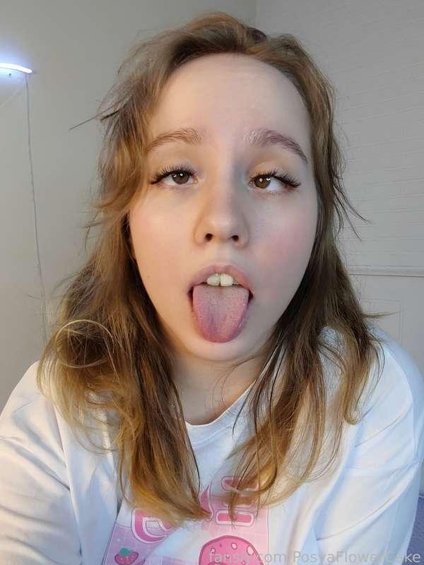 Will you cum on my pretty face? 






#ahegao #cute #babyface #natural #uwu #fyp #kawaii #blonde #tongue #bbw