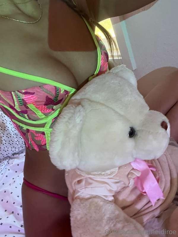Little teaser of what I sent in your DM’s yesterday 😉🧸
