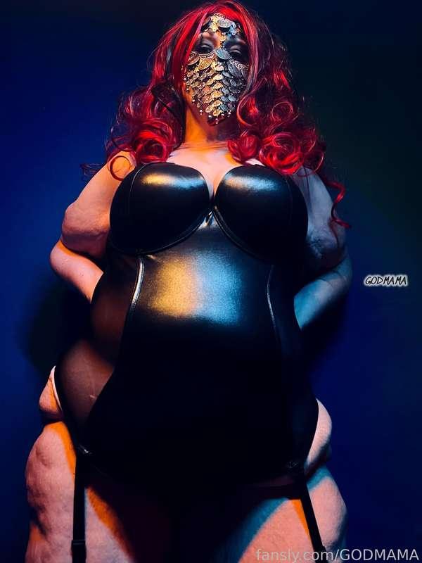 𝙈𝙄𝙎𝙏𝙍𝙀𝙎𝙎 𝙈𝘼𝙈𝘼

#FYP #FAT #BBW #SSBBW #goddess #mistress 


