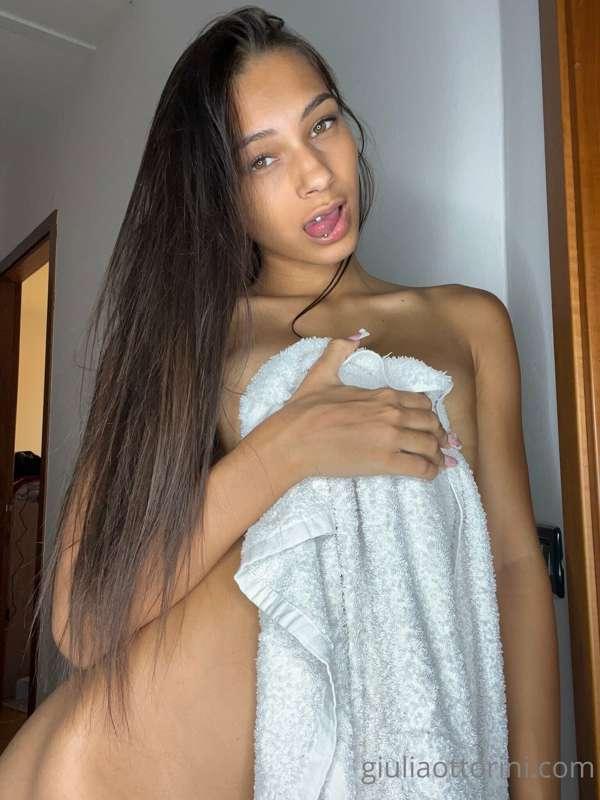 E se togliessi l'asciugamano? 😋