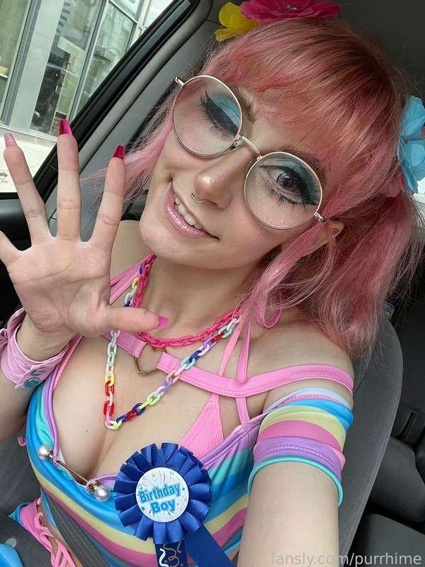 Its my birthday!! Here’s how i decided to dress up for the day hehe 💖 ill be posting a set in my birthday fit tomorrow, i hope youre excited!!! I feel so cute rn its insane, i need to do more gyaru looks 🎉 also if you wanna get me a gift, check my wishlist? 🥰 ive been such a good little guy this year!!!

#birthday #gal #gyaru #birthdayboy #lgbt #swimsuit 