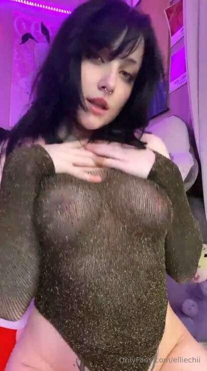 ***UNRELEASED TITTY PLAY AND NUDE TWERKING*** My titty play ..