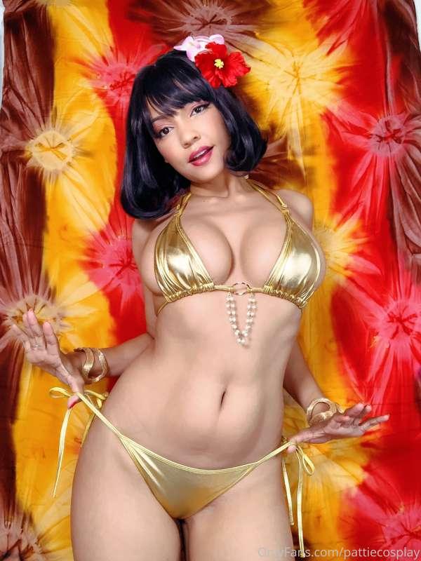 Gold bikini ✨
Front or back, which gets your vote?