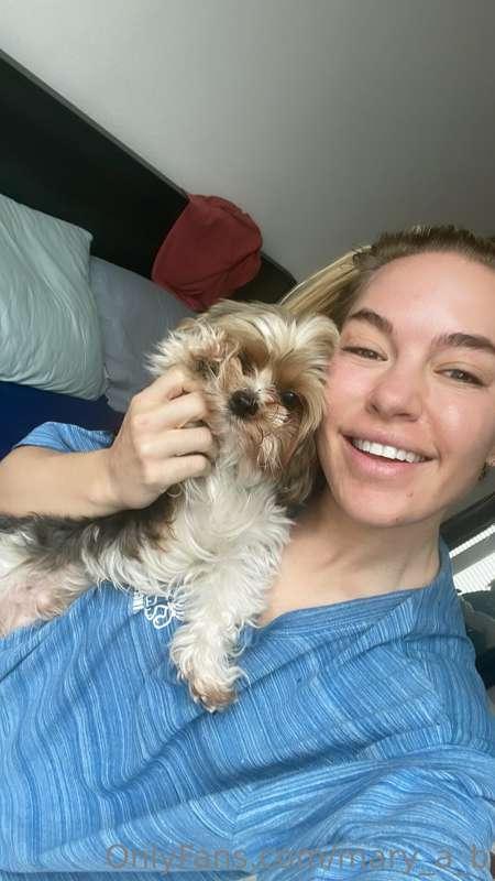 Waving **hello** 👋🏼 to our subscribers 🐶

***We're so happy ..