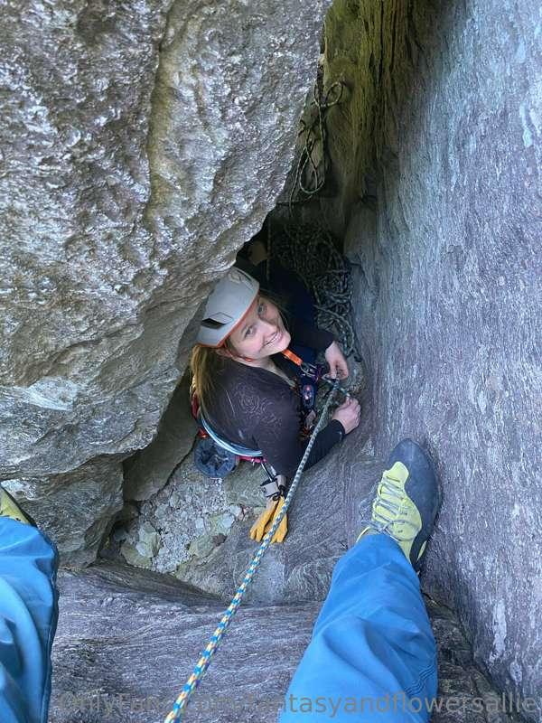 Some climbing in NC. Fun times with @fiddlermike 🧗‍♀️